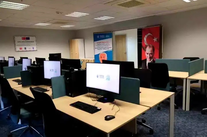 Bursa'da Gençlere Dijital Fırsat: Yeni Merkez Açıldı!